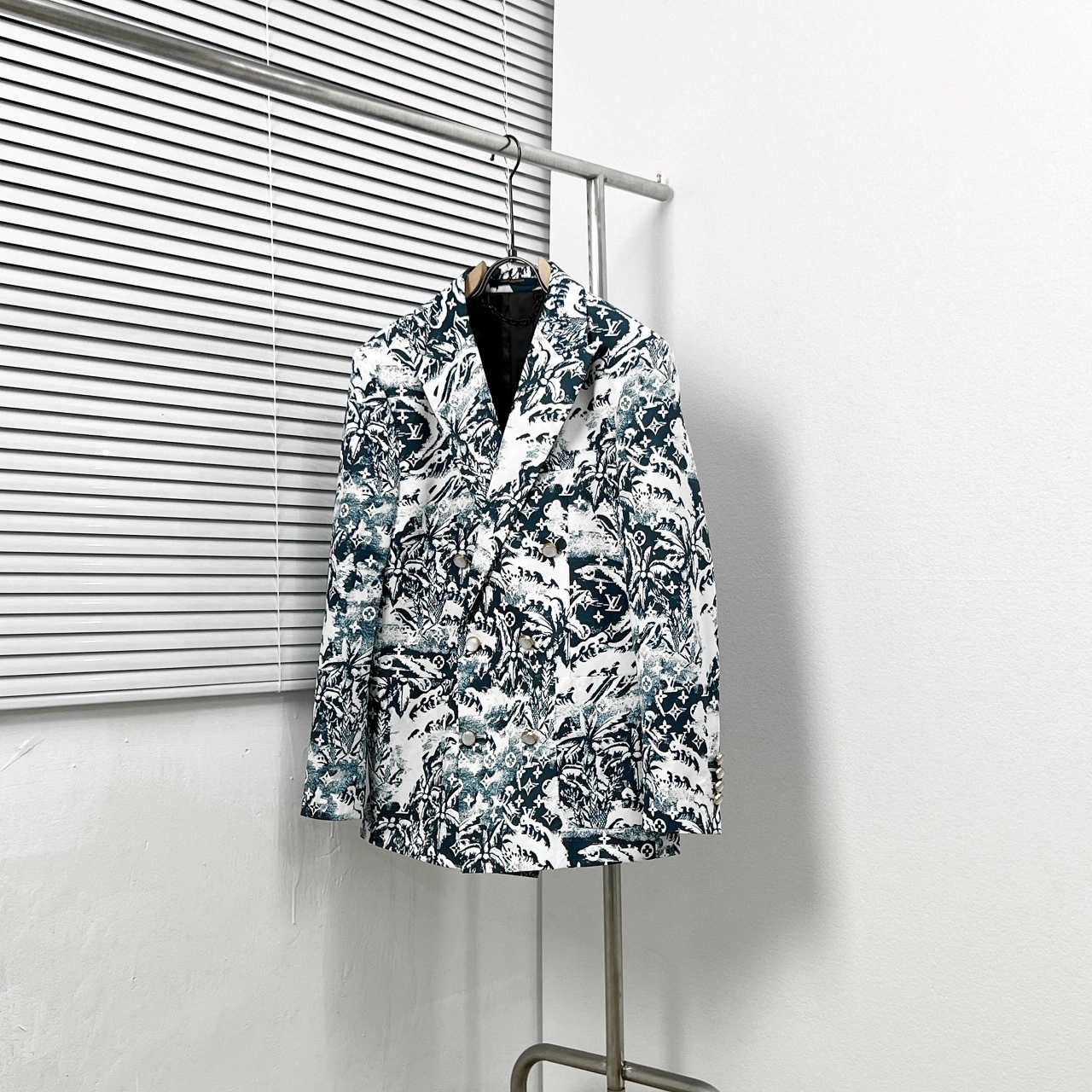 wg.luxury- 8V item:E-F000C1541